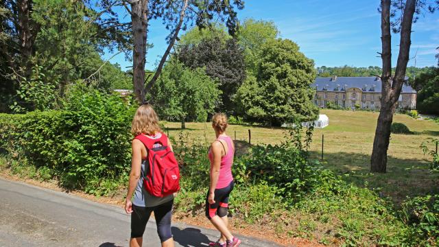 The castle of Gueures loops 13 and 15