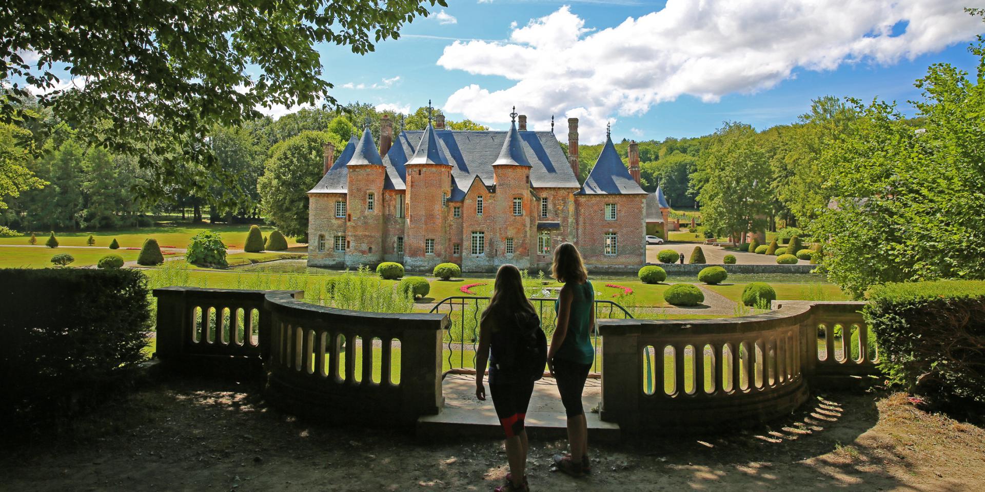 View of the castle from the GR212