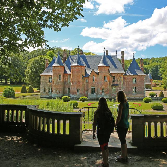 View of the castle from the GR212