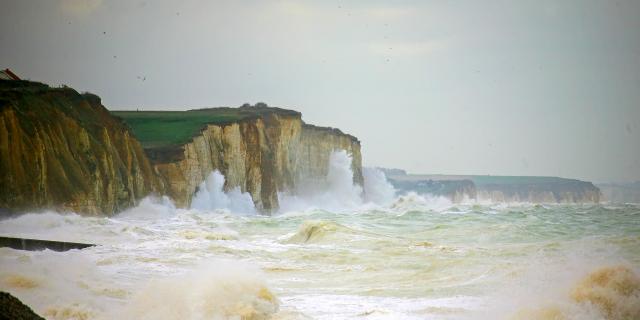 storm under the cliffs