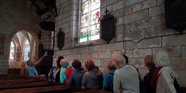 Innenbesichtigung der Kirche Saint-Pierre Auppegard
