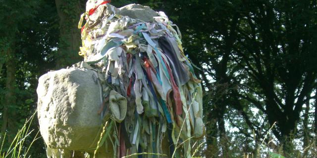 La Croix de Sainte-Apolline à Ouville-la-Rivière et ses rubans