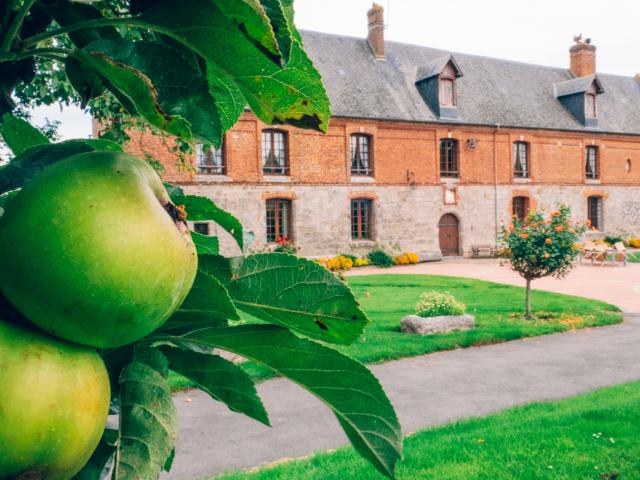 Tessy Manor, Ouville-la-Rivière