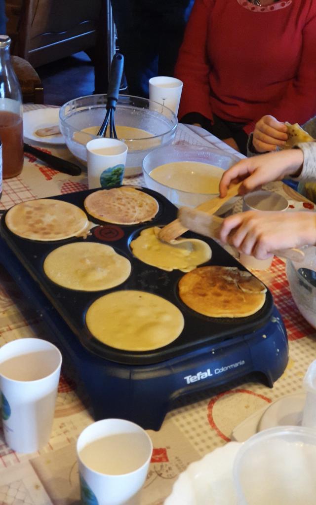 Crepes workshop at the Petit Fumechon farm