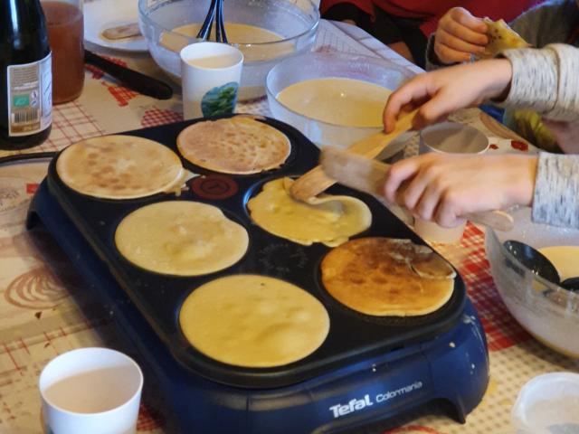 Crepes workshop at the Petit Fumechon farm