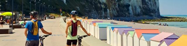 Cyclistes Sur La Velomaritime Le Long De La Plage Le Treport Ben Collier Ben Collier 1600px