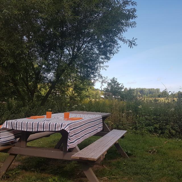 Picnic table Longueil