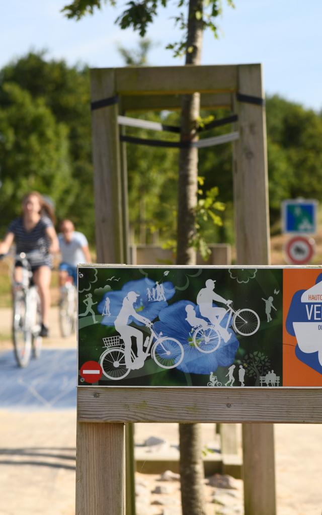 Flax cycle route panel detail