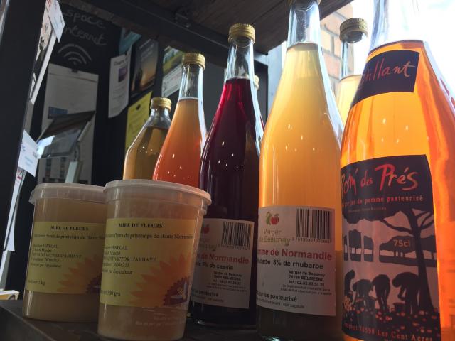 Une boutique dédiée aux produits locaux dans nos offices de tourisme