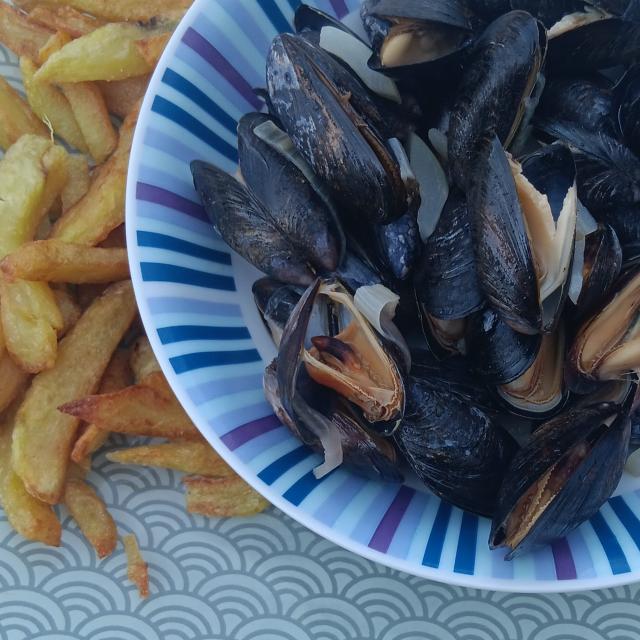 Moules à la Normande et frites