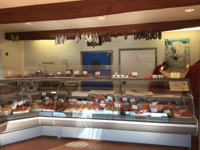 Vitrine de la ferme des trois portes