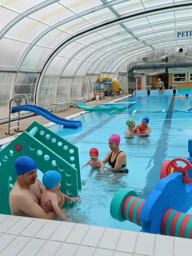 Piscine Val De Saane Famille