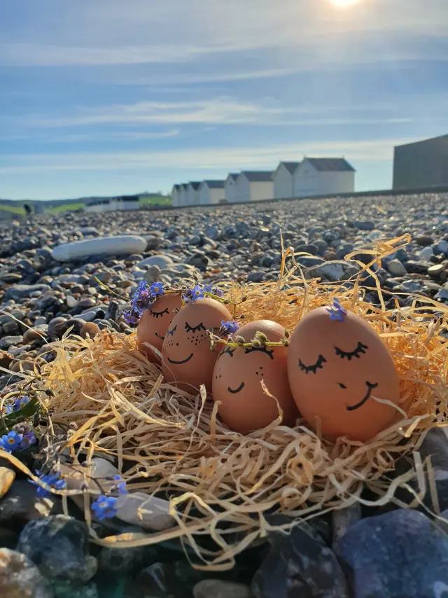 Oeufs de Pâques sur la plage de Quiberville